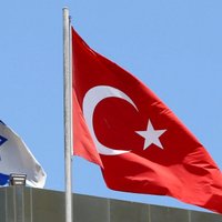 Izraēla un Turcija paziņo par diplomātisko attiecību normalizāciju