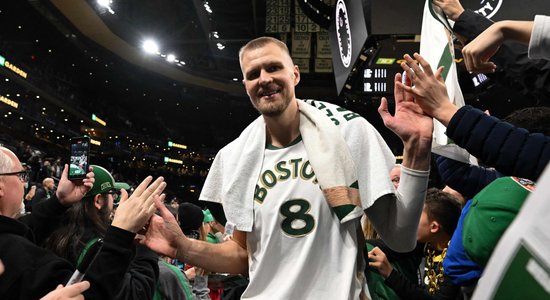 Porziņģim produktīvs sniegums pret savu bijušo klubu Ņujorkā, 'Celtics' turpina uzvaru sēriju
