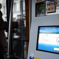 'Rīgas satiksme' salabojusi automātus, kuri par biļeti nepamatoti iekasēja 1,20 eiro