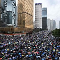Столкновения в Гонконге: полиция применяет резиновые пули и слезоточивый газ