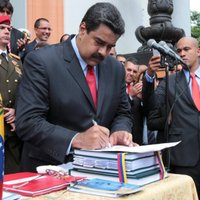 Venecuēlas parlaments pasludina, ka prezidents Maduro ir 'atstājis amatu'