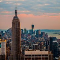 Небоскреб Empire State Building в Нью-Йорке 18 ноября может окраситься в цвета латвийского флага