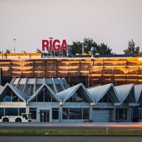 Газета: число пассажиров в Рижском аэропорту упало; немного выручают грузы