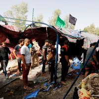 Pašnāvnieka sarīkotā sprādzienā Bagdādē bojā gājuši desmitiem šiītu