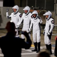 ФОТО, ВИДЕО: Космический корабль Crew Dragon стартовал к МКС