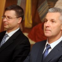 Dombrovskis un Pabriks noliek Saeimas deputātu mandātus