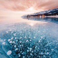 Fascinējoši kadri: Ledus gleznas pasaules vecākajā ezerā – Baikālā