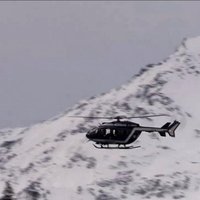 В Альпах при обрыве каната вертолета погибли альпинистка и спасатель