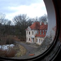 ФОТО: Руины поместья Кауцминде — школы лучших хозяек независимой Латвии