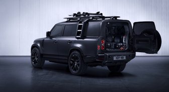'Land Rover' prezentē jaunas 'Defender' versijas