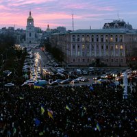 Оппозиция штурмует администрацию президента Украины, захвачена мэрия Киева
