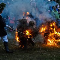 Aizdegšanas rituāli un dziesmas – folkloras festivāls 'Baltica 2018' Siguldā daudzinās saulgriežus
