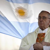 Ватикан отрицает связи нового папы с аргентинской хунтой