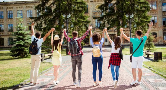 155 молодых латвийцев получили возможность бесплатно путешествовать по Европе в рамках инициативы ЕС