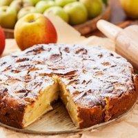 13 ābolu pīrāgi, našķi un deserti saldākiem darbdienu vakariem