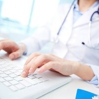 Slimnīcām lūgts sniegt datus par virsstundas strādājošajiem mediķiem