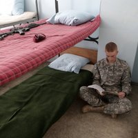 Foto: ASV desantnieki iekārtojas 'jaunajās mājās' Ādažos