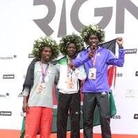 ФОТО: Рижский марафон с новым рекордом выиграл кениец, у Прокопчук — пятая победа