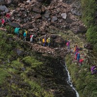 Dienas ceļojumu foto: Bīstams pārgājiens pa šauru kalnu taku Venecuēlā