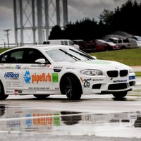 'BMW' uzstādījis Ginesa rekordu garākajā driftā