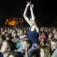 Foto: Frenks Tērners, 'Dzelzs vilks' un cilvēku tūkstoši – lielkoncerta 'Fono Cēsis' noslēgums