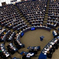 Saeimas komisija atbalsta grozījumus par EP deputāta mandāta anulēšanu notiesātām personām