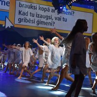Foto: Krāšņi aizvadīta XI Latvijas skolu jaunatnes dziesmu un deju svētku otrā diena