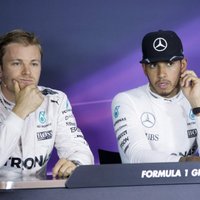 Lauda: 'Mercedes' piloti melo par 'lieliskajām' savstarpējām attiecībām