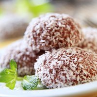 Ar katru kumosiņu tuvāk tropiem – 14 kokosriekstu gardumu receptes