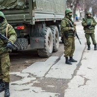 Krimas premjers pakļauj sev drošības spēkus un lūdz Putina palīdzību