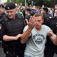 В Москве прошел марш в поддержку Голунова. Задержаны сотни человек, включая Навального