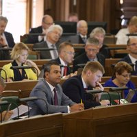 Valsts prezidenta atklāta ievēlēšana gūst konceptuālu Saeimas deputātu atbalstu