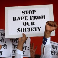 Indijā sava drauga acu priekšā grupveidā izvarota sieviete