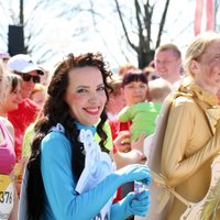 Foto: Lieli un mazi Rīgas ielās izbauda 'Lattelecom' Rīgas maratonu