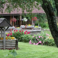 Iedvesmas dārzs Kandavas novadā ar skaistākās Latvijas lauku sētas titulu
