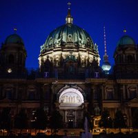 Без подсветки, фонтанов и горячей воды в общественных зданиях: города Германии сокращают потребление энергии
