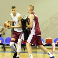 Foto: Ar Porziņģi sastāvā Latvijas basketbola izlase sāk ceļu uz 'Eurobasket 2017'