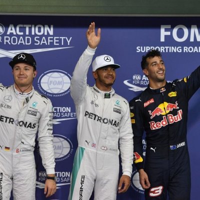 Hamiltons uzvar Abū Dabī F-1 'Grand Prix' kvalifikācijā