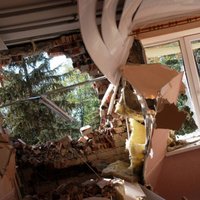 При обстреле Донецка разрушены четыре дома; на Донбассе объявлен "режим тишины"