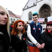 Жители Хорватии проголосовали против гей-браков