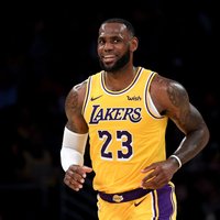 Lebrons Džeimss 'Lakers' ģērbtuvē ieņēmis Kobes Braienta vietu