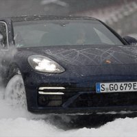 Video: 700 zirgspēki Latvijas sniegā – visjaudīgākā 'Porsche Panamera' versija