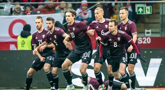 Latvijas futbolisti gadu noslēdz bez gūtiem vārtiem un ar zaudējumu Polijā