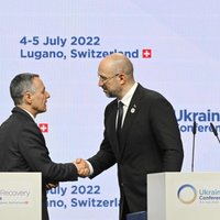 Valstis konferencē Lugāno vienojas par principiem Ukrainas atjaunošanai