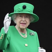 Karaliene Elizabete II kļūst par otro visilgāk tronī pavadījušo monarhu