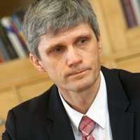 Мэр Резекне Александр Барташевич отстранен от должности; он считает решение частью политической кампании