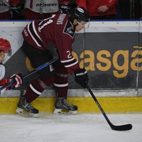 Latvijas U-20 hokejisti pārbaudes turnīra spēlē minimāli piekāpjas Dānijai