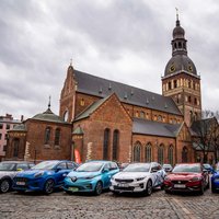 Foto: Rekordliels elektroauto skaits 'Latvijas Gada auto 2021' konkursā