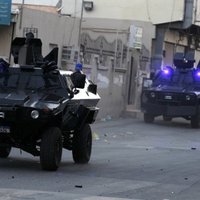 Bahreina izraida sešus amerikāņus par piedalīšanos demonstrācijās