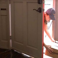 Amazon научился доставлять покупки в отсутствие хозяев дома (видео)